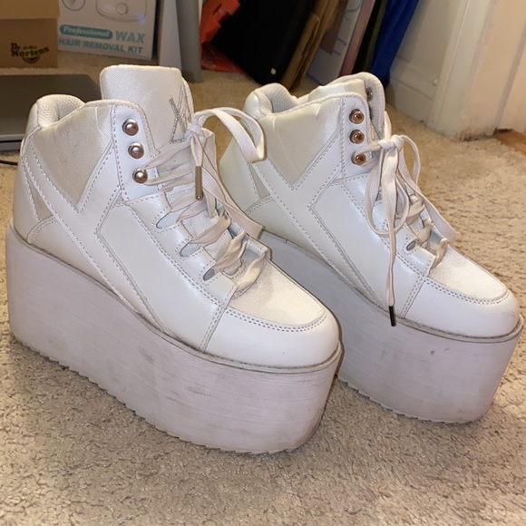 YRU QOZMO Hi White Shoes - Picture 2 of 8